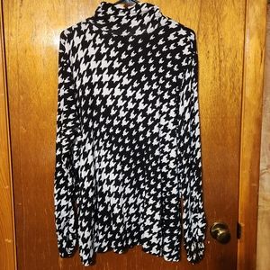 Black and whote houndstooth mock neck
